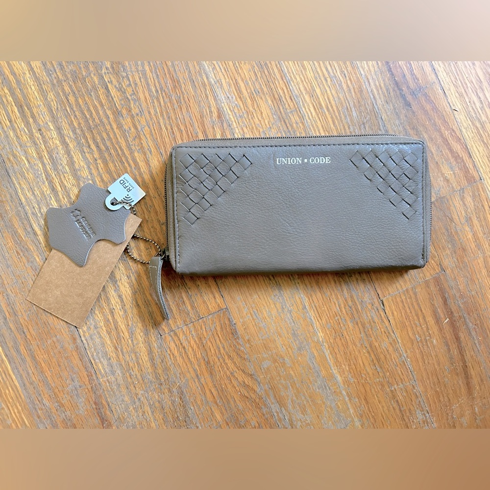 Union Code Beige/Light Brown Wristlet Wallet